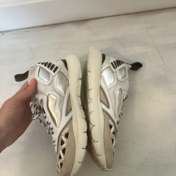 Valentino Garavani Lace-up Sneakers Sz 40 White Beige Suede Rubber Shoes - Picture 8 of 13